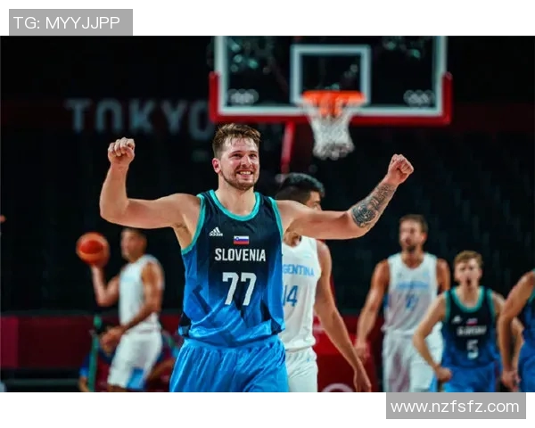 足球球星专属水壶设计：让运动与个性并行的时尚配件